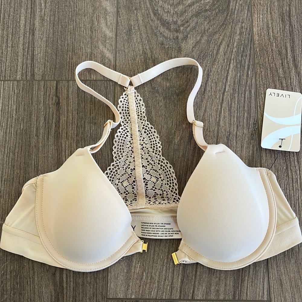 NWT Lively front close tshirt bra in toasted almond